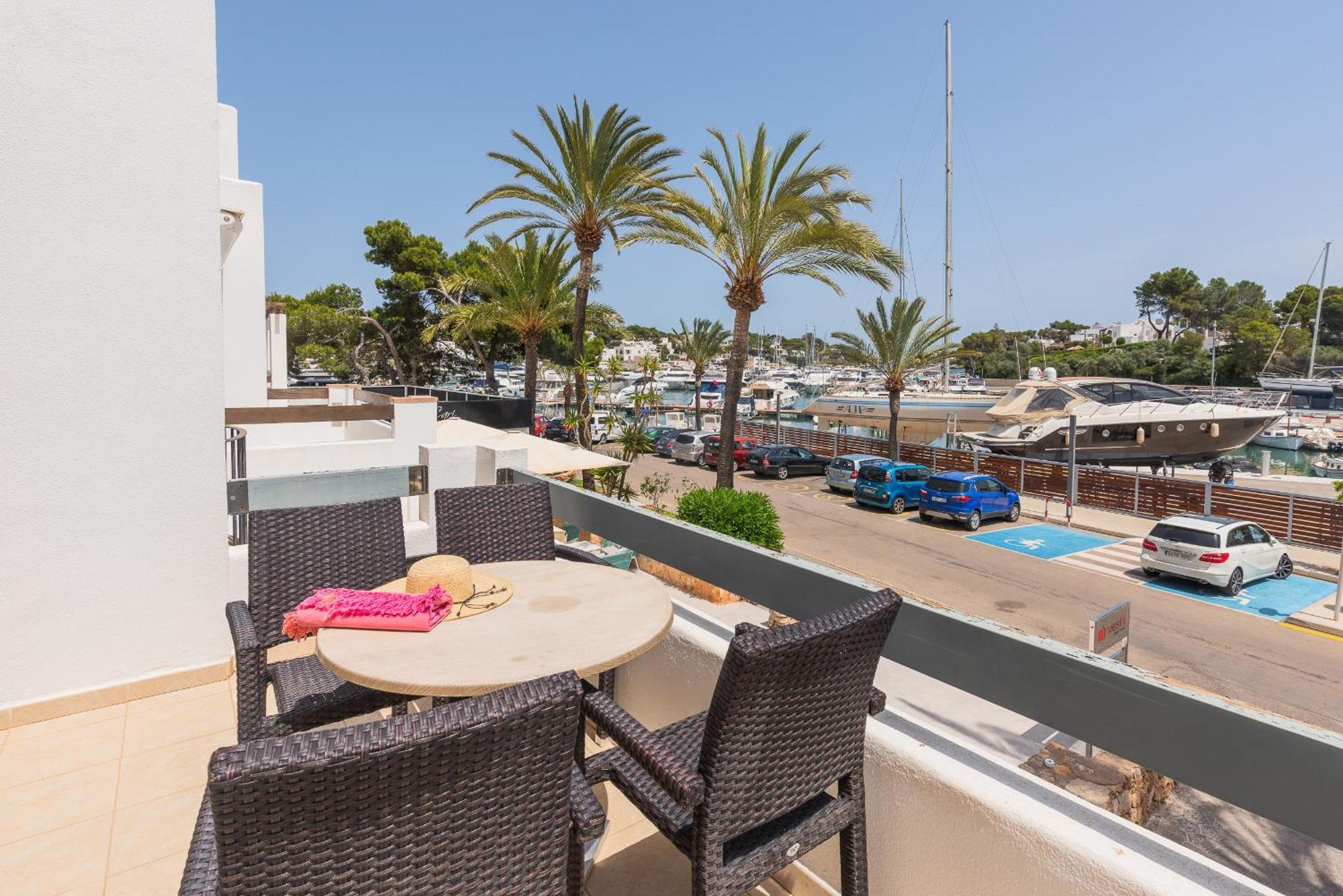 Apartment Porto Cari 6 *
