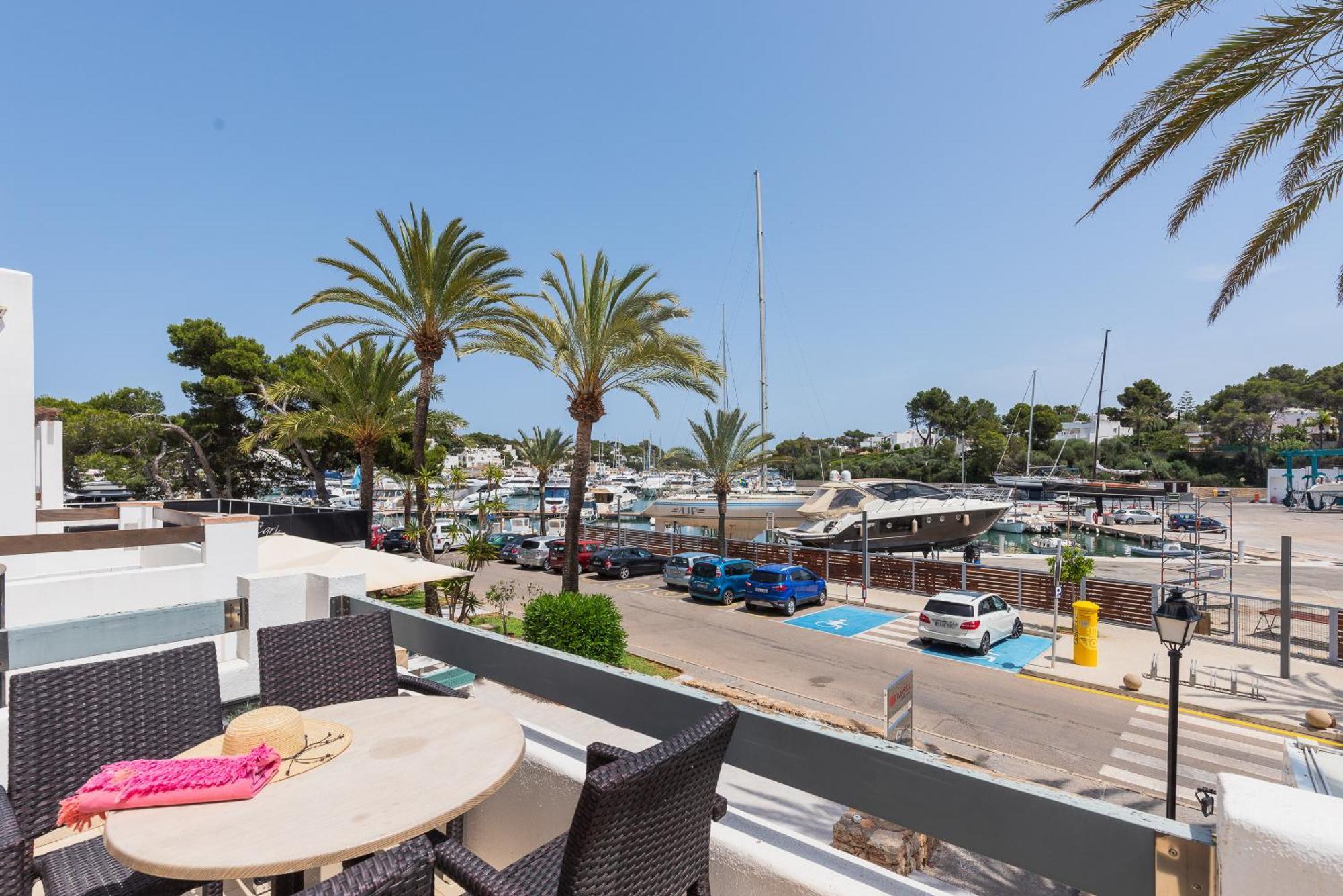 Apartment Porto Cari 6 *